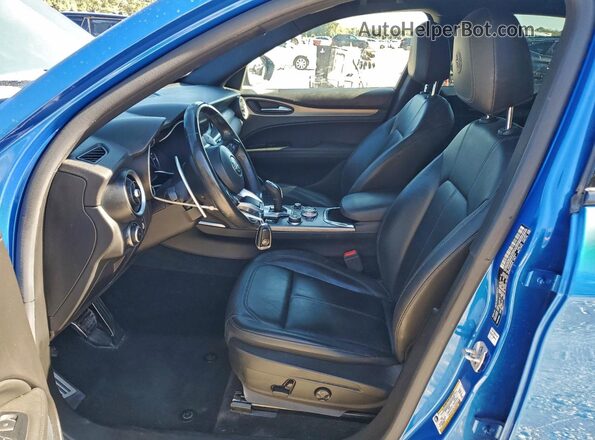ZASPAJAN8L7C75615 2020 ALFA ROMEO STELVIO Blue Սալոնի դիմացի տեսք