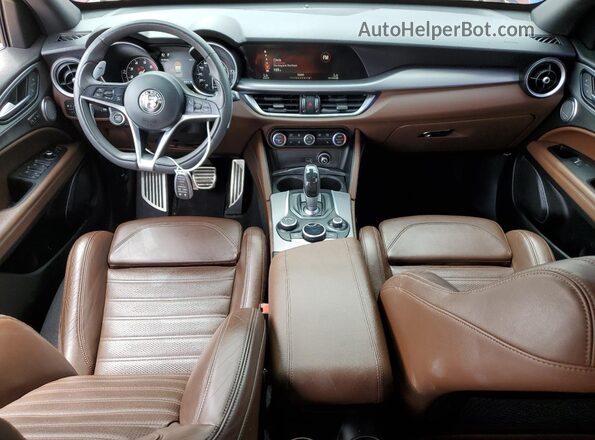 ZASPAKBN0K7C30963 2019 ALFA ROMEO STELVIO Красный Вид панели приборов