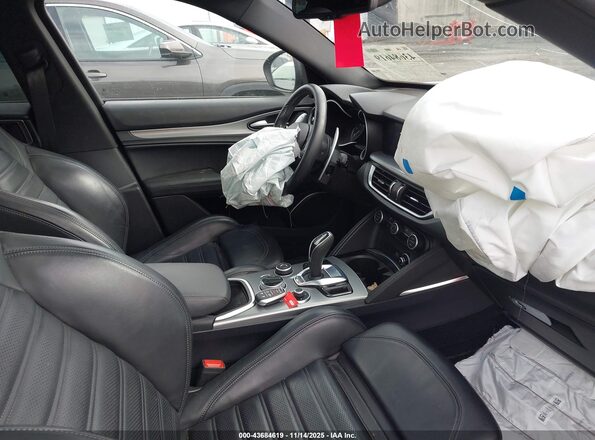 ZASPAKBN6L7C76816 2020 ALFA ROMEO STELVIO Gray Вид салону спереду