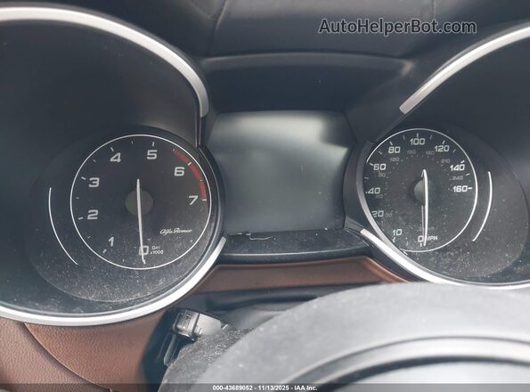 ZASPAKBN6M7D15034 2021 ALFA ROMEO STELVIO White Vista de los asientos traseros