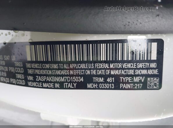 ZASPAKBN6M7D15034 2021 ALFA ROMEO STELVIO White Vista del compartimento del motor