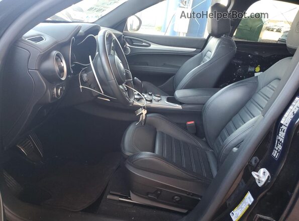 ZASPAKBN6N7D47743 2022 ALFA ROMEO STELVIO Черный Вид салона спереди