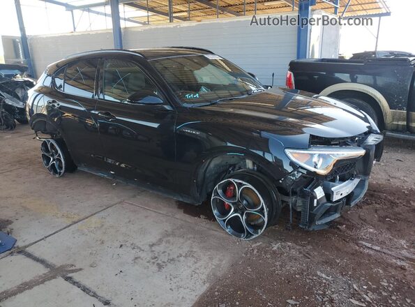 ZASPAKBN6N7D47743 2022 ALFA ROMEO STELVIO Черный Передняя правая четверть