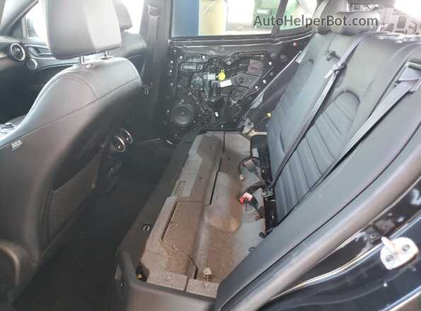ZASPAKBN6N7D47743 2022 ALFA ROMEO STELVIO Черный Вид задних сидений