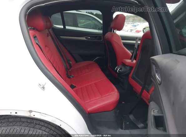 ZASPAKBN7P7D67275 2023 ALFA ROMEO STELVIO White Vista de la etiqueta del VIN