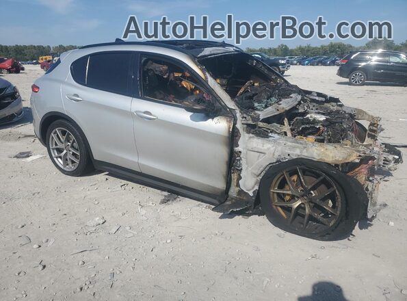 ZASPAKBN8K7C41340 2019 ALFA ROMEO STELVIO Silver Przód prawy