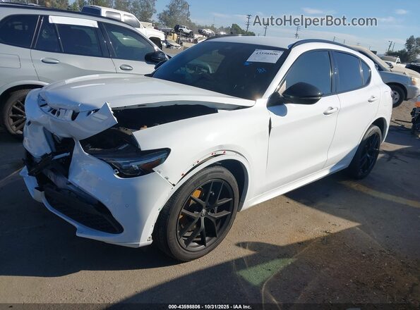 ZASPAKBN8L7C95531 2020 ALFA ROMEO STELVIO White Vista tres cuartos delantera izquierda