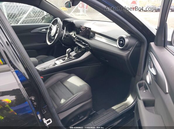 ZASPATCW2R3038911 2024 ALFA ROMEO OTHER Black Widok wnętrza z przodu