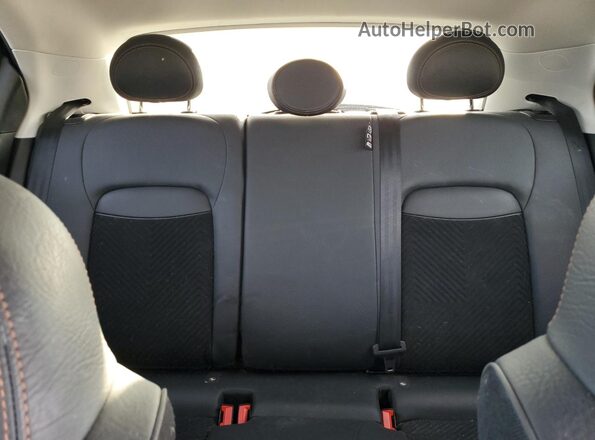 ZFBCFYCB8JP694567 2018 FIAT 500X Black Rear seats view