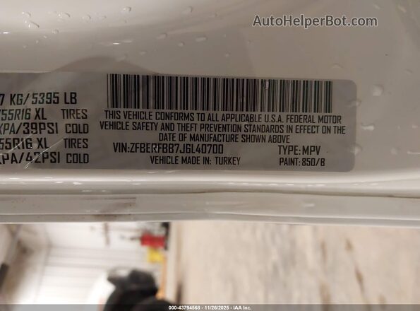 ZFBERFBB7J6L40700 2018 RAM PROMASTER CITY White Vista del compartimento del motor