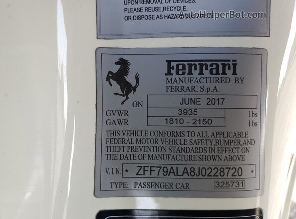 ZFF79ALA8J0228720 2018 FERRARI 488 White ძრავის განყოფილების ხედი
