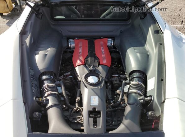 ZFF79ALA8J0228720 2018 FERRARI 488 White უკანა სალონის ხედი