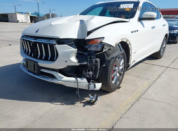 ZN661YUL9JX302307 2018 MASERATI LEVANTE White 