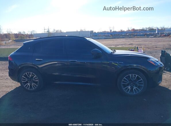 ZN682AVA5P7429445 2023 MASERATI GRECALE Black Вид задньої частини салону