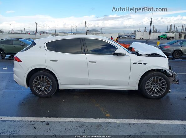 ZN682AVA7P7416020 2023 MASERATI GRECALE White Widok wnętrza 360 stopni