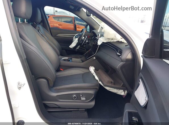 ZN682AVA7P7416020 2023 MASERATI GRECALE White Widok wnętrza z przodu