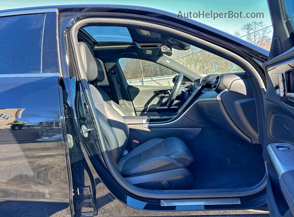 W1KAF4GB5PR091747 2023 MERCEDES-BENZ C Черный Вид салона спереди