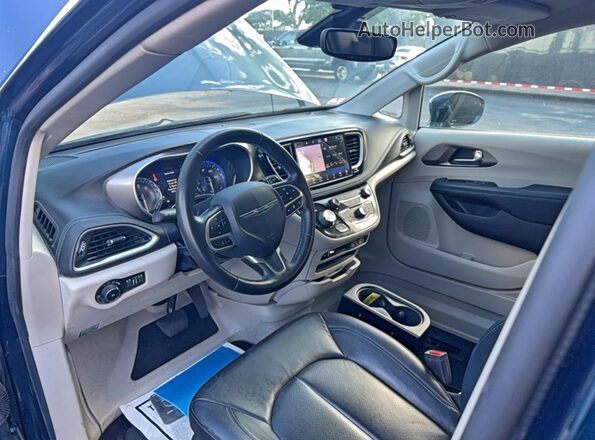 2C4RC1BG4MR602426 2021 CHRYSLER PACIFICA Blue Widok tylnych siedzeń
