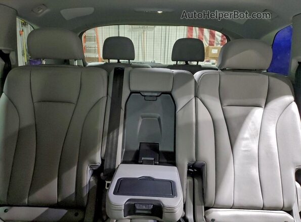 WA1LCBF72RD006497 2024 AUDI Q7 White Widok wnętrza z tyłu