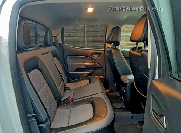 1GCGTDEN7N1189541 2022 CHEVROLET COLORADO White Front interior view