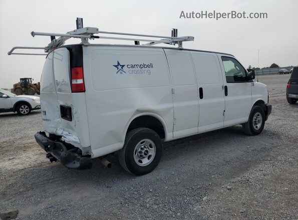 1GTW7AFP8R1233728 2024 GMC SAVANA Белый Передняя правая четверть
