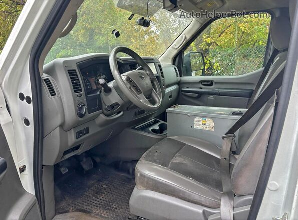 1N6BF0KM3LN801386 2020 NISSAN NV Белый Вид сзади