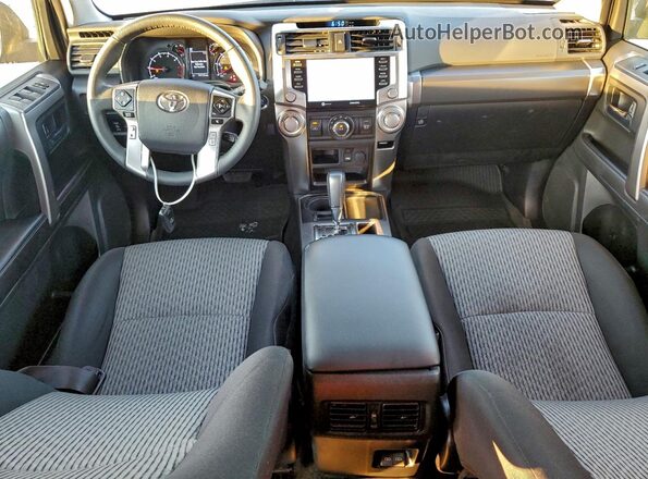 JTEEU5JR8R5312891 2024 TOYOTA 4RUNNER Серый Вид щитка приборов