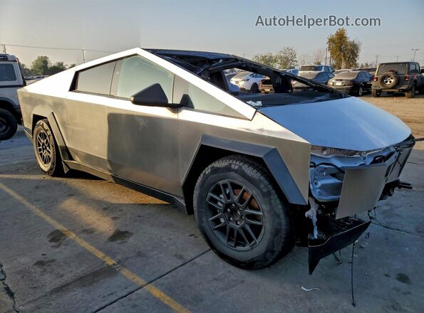 7G2CEHED9SA058678 2025 TESLA CYBERTRUCK Silver Vista frontal