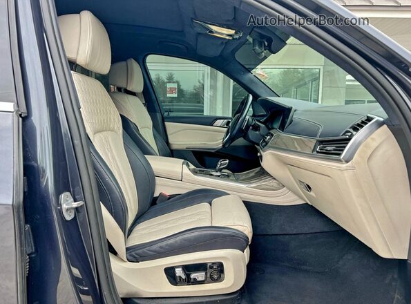 5UXCW2C51KL081198 2019 BMW X7 Gray Вид спереду