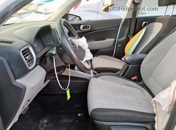 KMHRC8A31PU212779 2023 HYUNDAI VENUE Белый Вид панели приборов