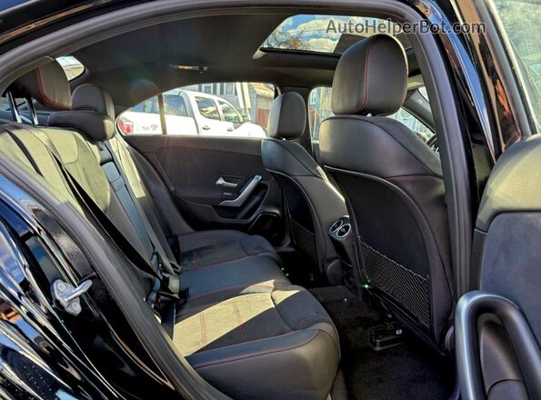 WDD3G4FB0KW022966 2019 MERCEDES-BENZ A Черный Вид задних сидений