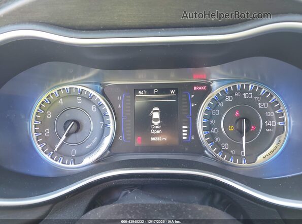 1C3CCCAB0GN112269 2016 CHRYSLER 200 White Widok tylnych siedzeń