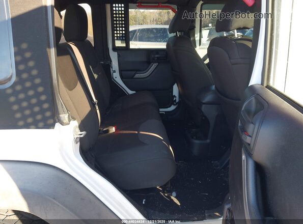 1C4BJWDG5GL286937 2016 JEEP WRANGLER UNLIMITED White Widok naklejki z numerem VIN