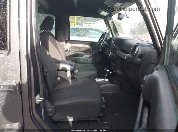 1C4BJWDG9HL530686 2017 JEEP WRANGLER UNLIMITED Gray 