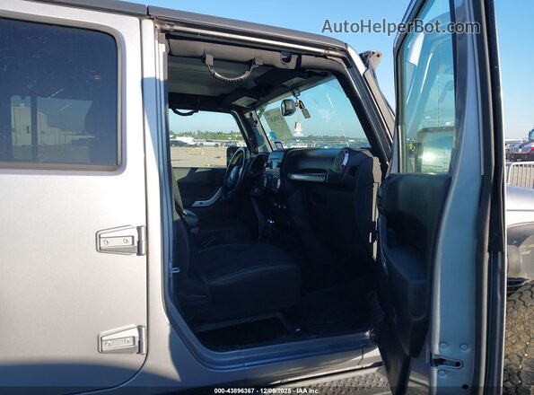 1C4BJWEG8GL152390 2016 JEEP WRANGLER UNLIMITED Gray წინა სალონის ხედი