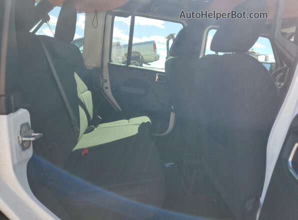 1C4HJXDM8MW656794 2021 JEEP WRANGLER White Вид задньої частини салону