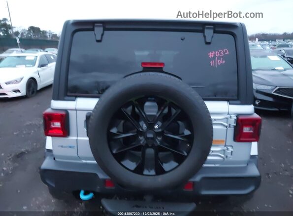 1C4JJXP6XNW228399 2022 JEEP WRANGLER Серебряный 