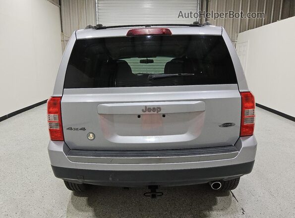 1C4NJRBB0HD179909 2017 JEEP PATRIOT Silver 