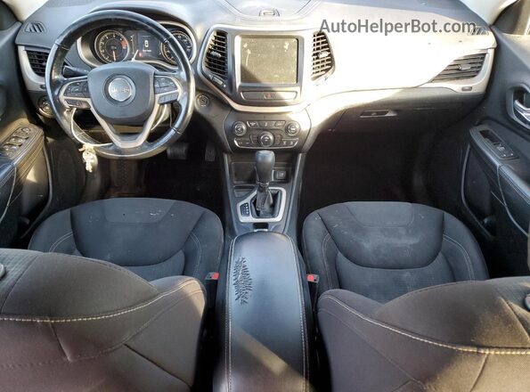 1C4PJLCB2HW549265 2017 JEEP CHEROKEE Red Widok deski rozdzielczej