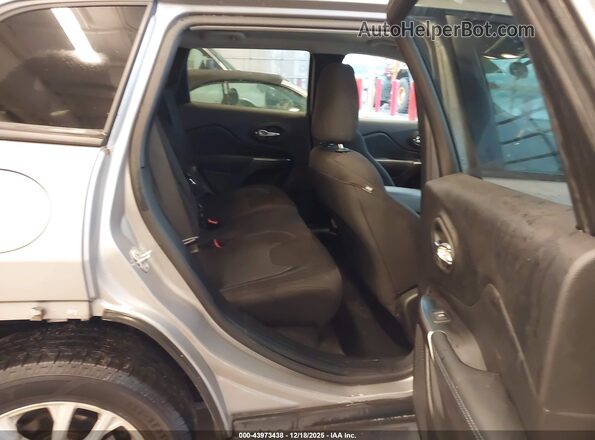 1C4PJLCB3LD511452 2020 JEEP CHEROKEE Silver VIN sticker view