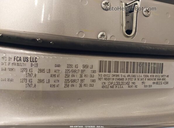 1C4PJLCB3LD511452 2020 JEEP CHEROKEE Silver Engine compartment view