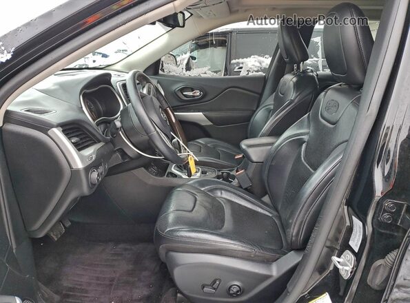 1C4PJLJX0JD519357 2018 JEEP CHEROKEE Black Front interior view