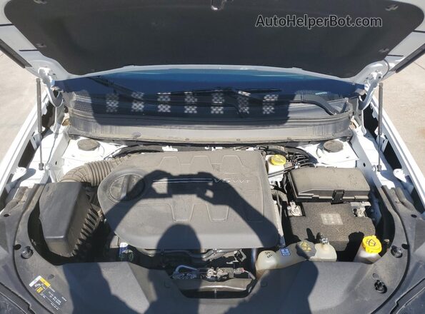 1C4PJLMX8ND522654 2022 JEEP CHEROKEE White Vista interior trasera