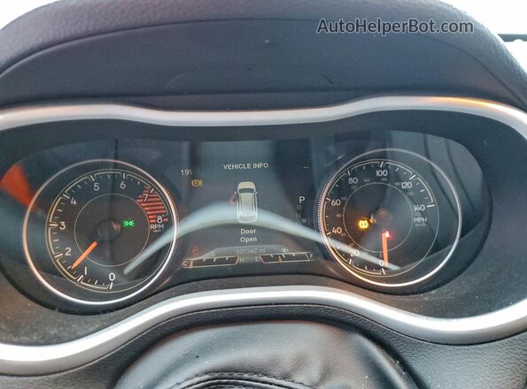 1C4PJMBS0HW584121 2017 JEEP CHEROKEE Red Вид щитка приладів