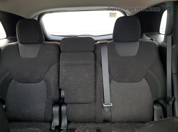 1C4PJMCS5HW556040 2017 JEEP CHEROKEE Black Widok tylnych siedzeń