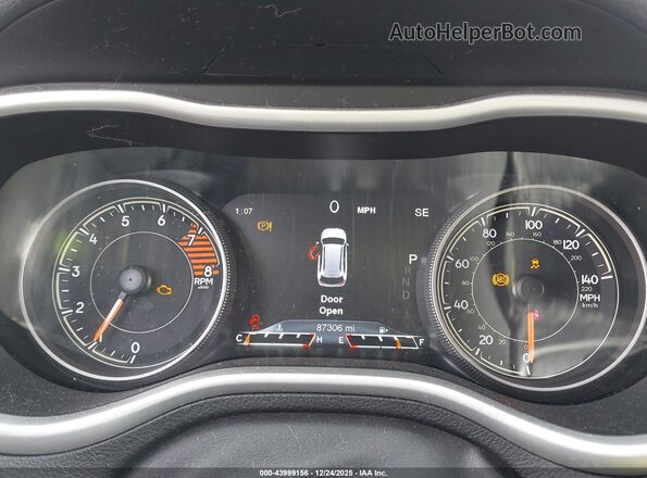 1C4PJMDS3HW545505 2017 JEEP CHEROKEE Белый Вид задних сидений