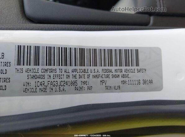 1C4RJFAG3JC241005 2018 JEEP GRAND CHEROKEE White Vista del compartimento del motor