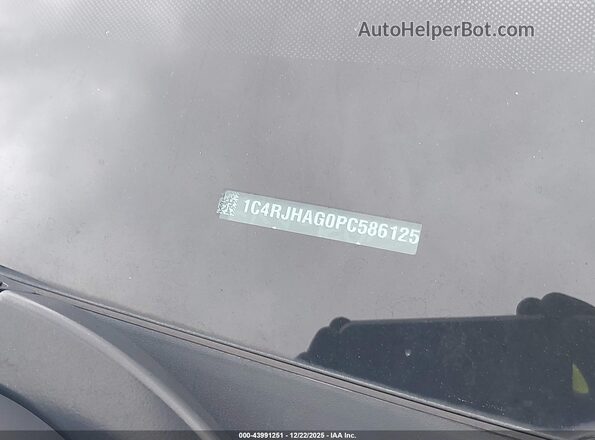 1C4RJHAG0PC586125 2023 JEEP GRAND CHEROKEE Белый Вид подкапотного пространства