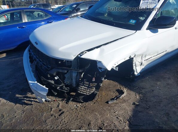 1C4RJHBG2P8825109 2023 JEEP GRAND CHEROKEE White Widok z przodu