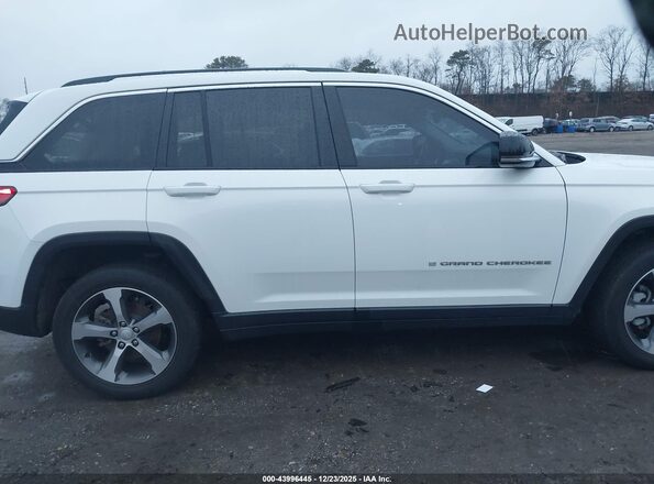 1C4RJHBG3PC527696 2023 JEEP GRAND CHEROKEE White Rear interior view